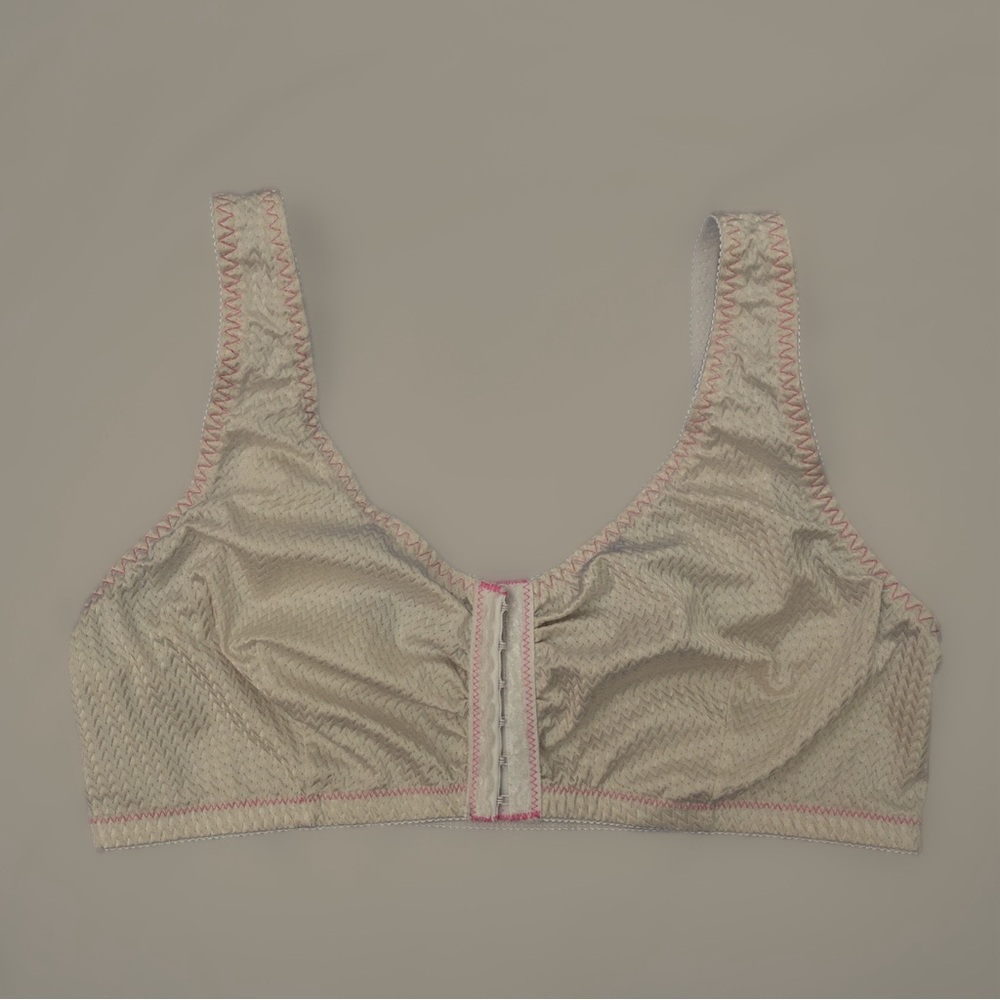 Vintage 90s white with neon pink stitching wide strap full coverage comfort br